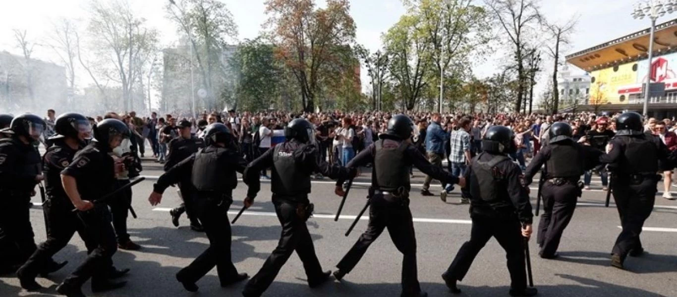 Ρωσία: Συνελήφθησαν περισσότεροι από 1.800 διαδηλωτές κατά της επέμβασης στην Ουκρανία